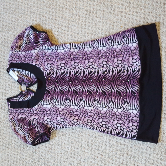 DRESS BARN - CUTE SHORT SLEEVE TOP - Picture 2 of 10